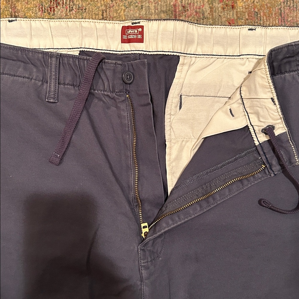Levi's Navy Chino Pants Like New - Picture 6 of 7